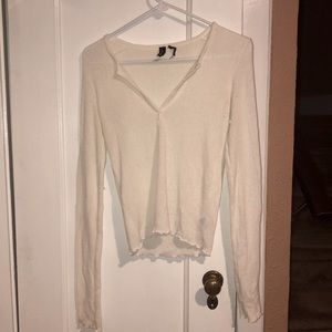 White long sleeve white tee